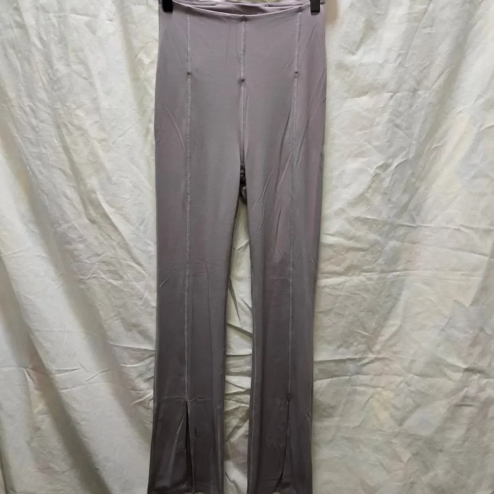 Lululemon‎ In The Groove Flare Pant in Violet Verbena size 4